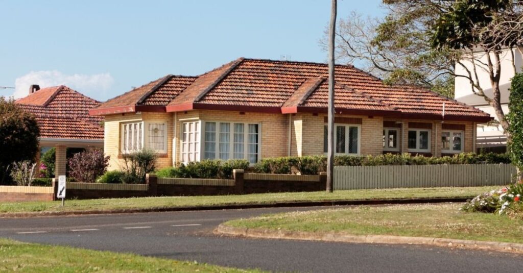 old Victorian home that needs a renovation